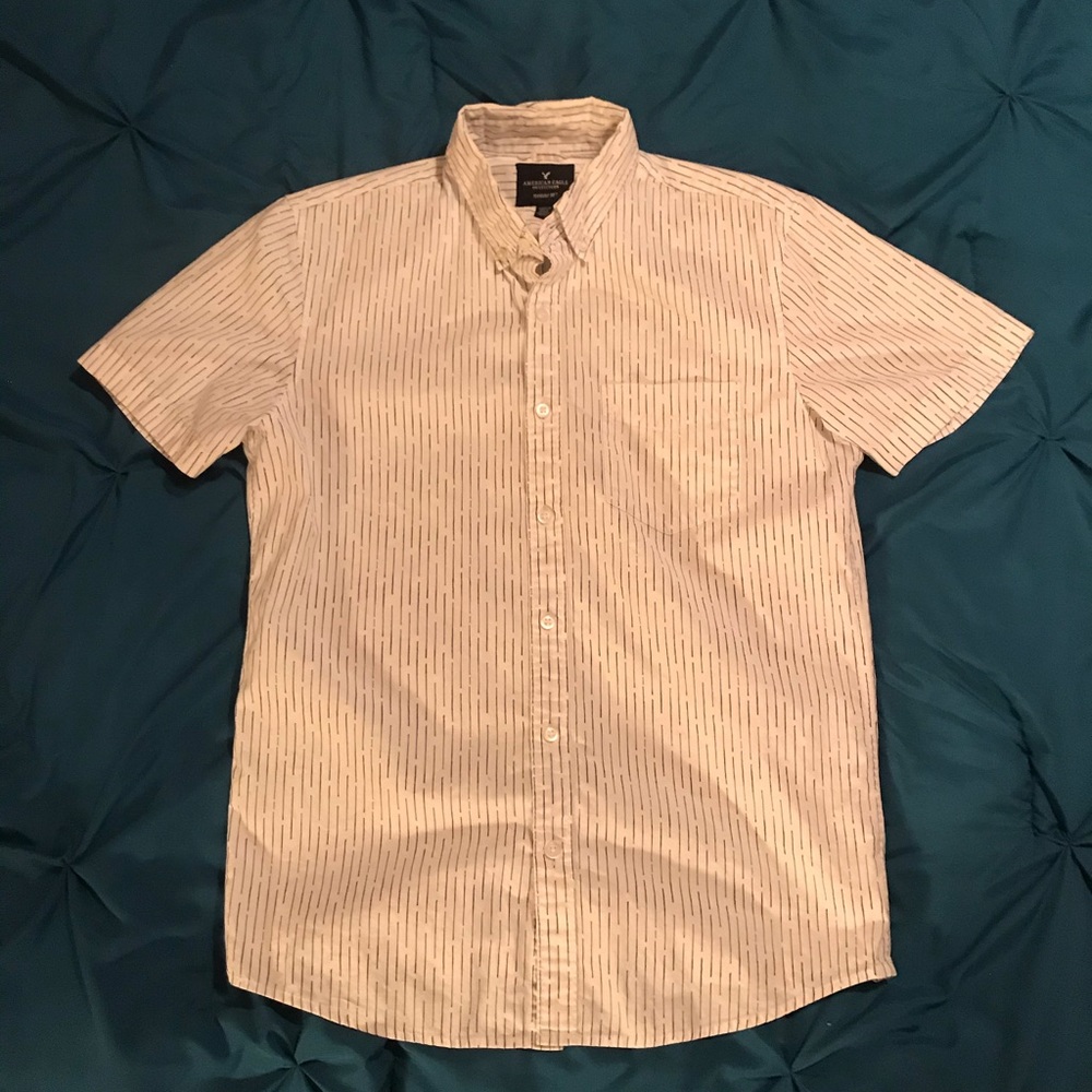 American Eagle men’s small button down shirt.